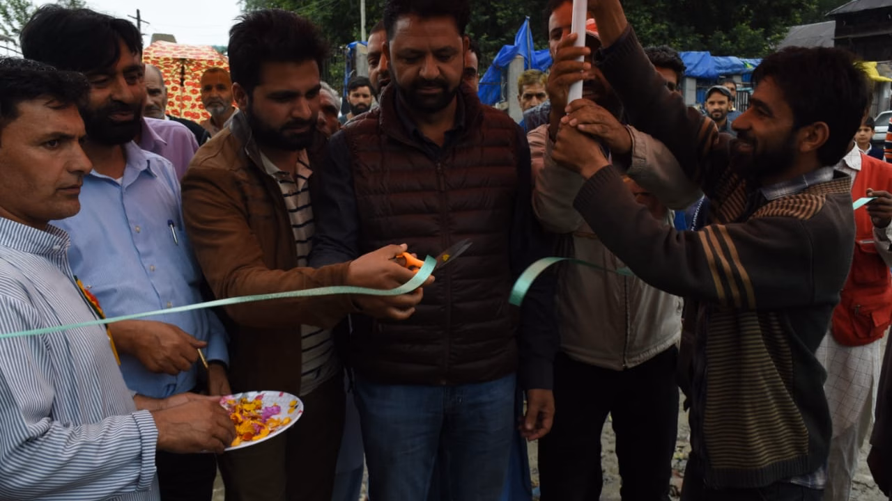 Long struggle of Street Vendors in Spore  finally comes to a postie conclusion