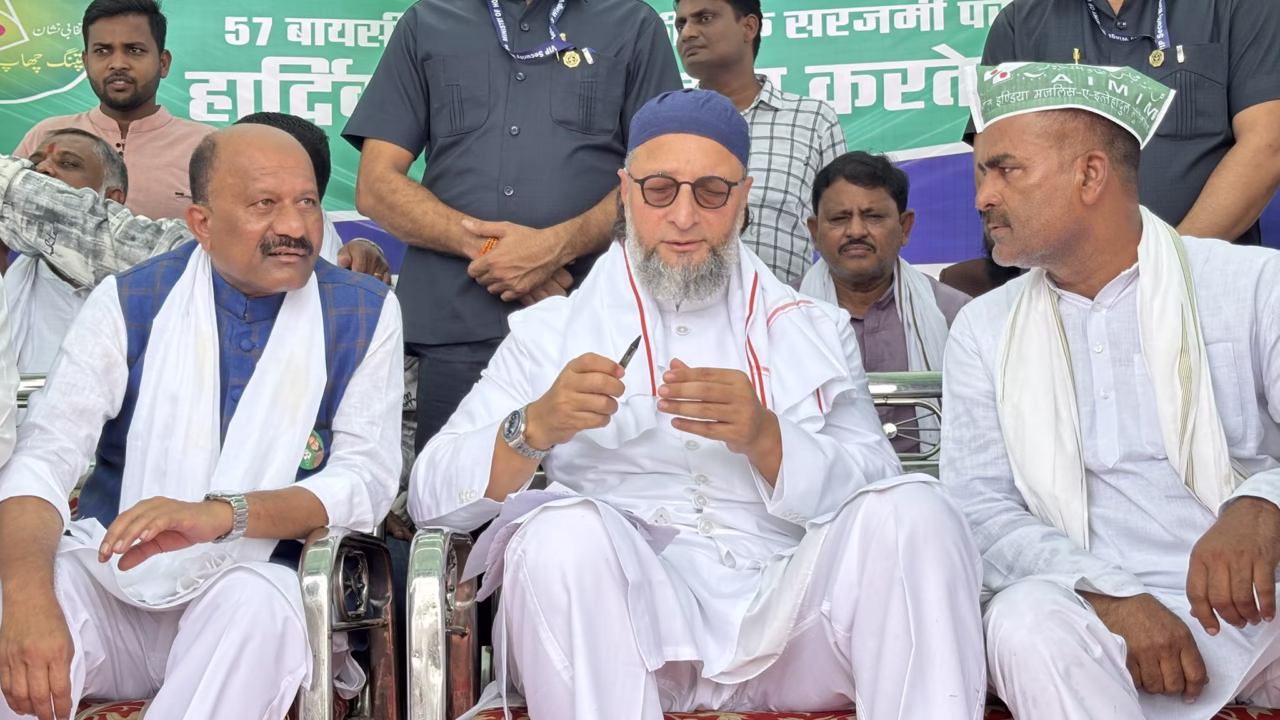 G4vJIdLXIAAFqwT ‘We are not here for seminars, we are here to fight for representation’: Owaisi