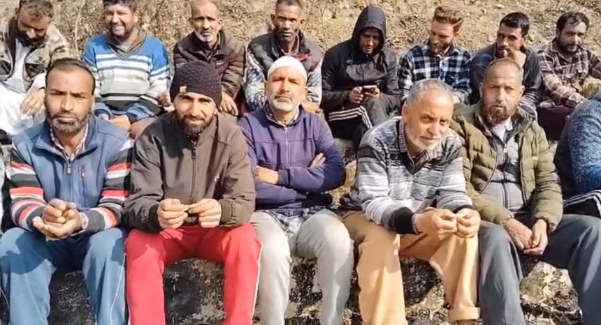 Kashmiri shawl hawkers seek protection after hate attacks in Himachal Pradesh