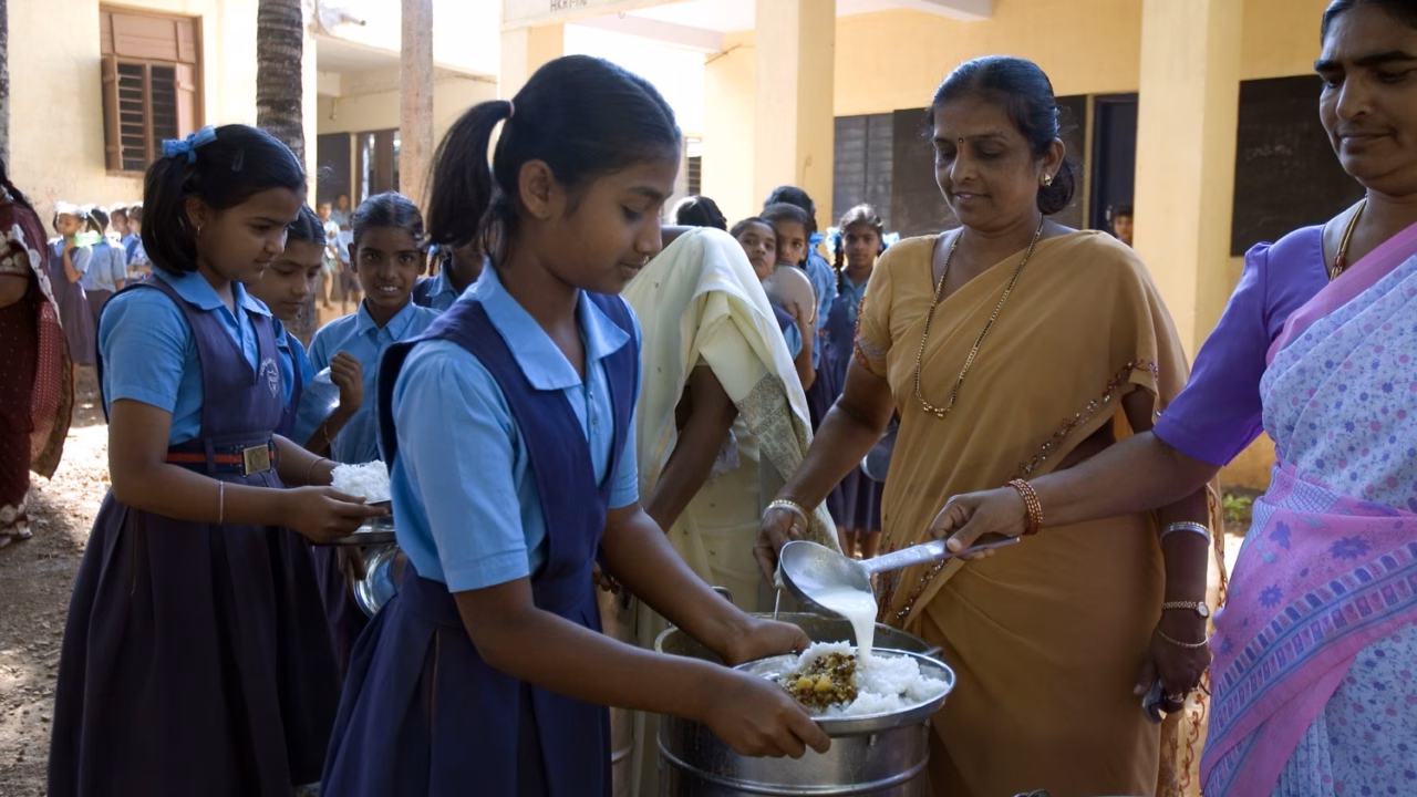 Schools under Centre’s mid-day meal scheme drop by over 84,000 in five years